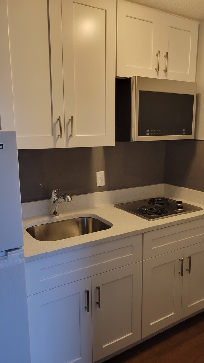 Building Photo - 715 Palm Dr Unit 715 Palm Dr. #2