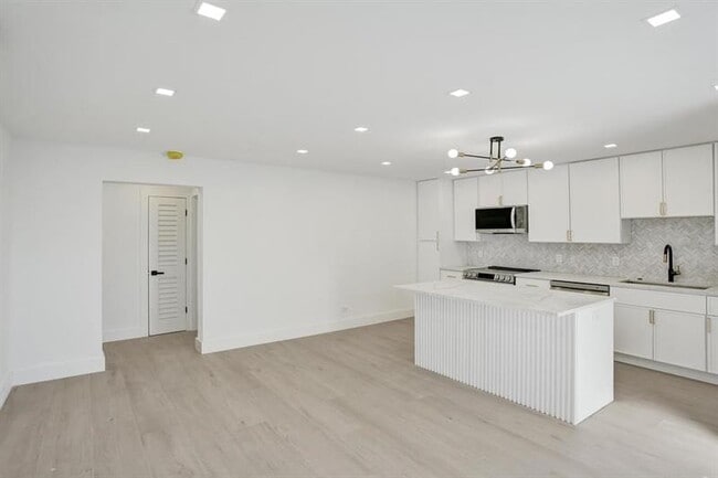 Photo - 840 SE 22nd Ave Unit 4