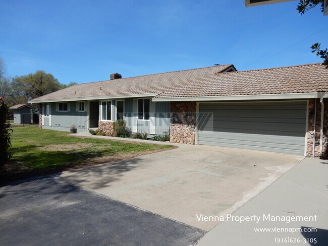 Photo - 1075 Big Ben Rd