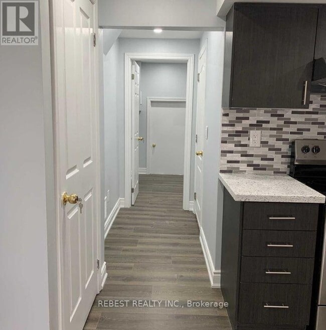 Photo - 5873 Whitehorn Ave