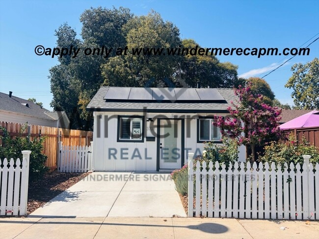 Building Photo - Modern Studio ADU with Premium Features! Rental