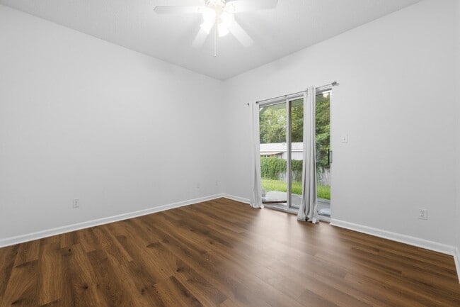 1660 Corey Wood Cir