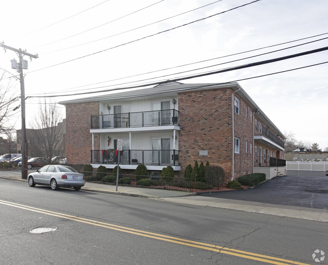 Elmar Manor - Elmar Manor