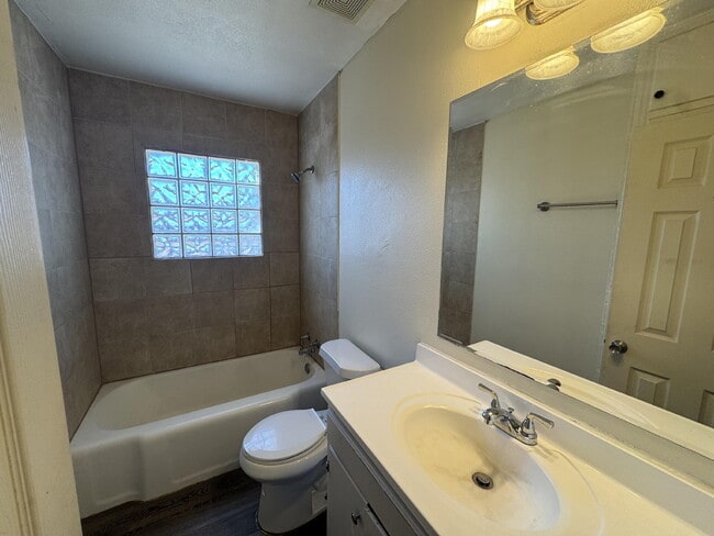 Photo - 2011 38th St