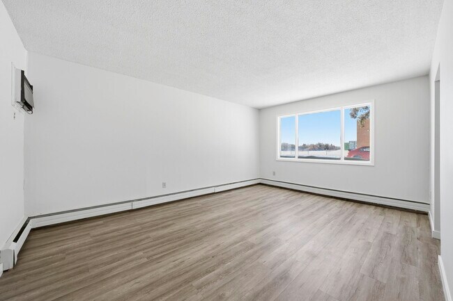 Building Photo - Grenada Arms