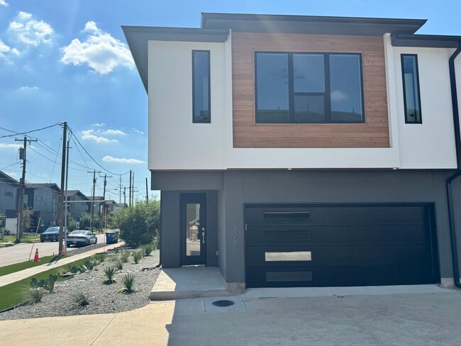 Photo - 7305 Flyers Way