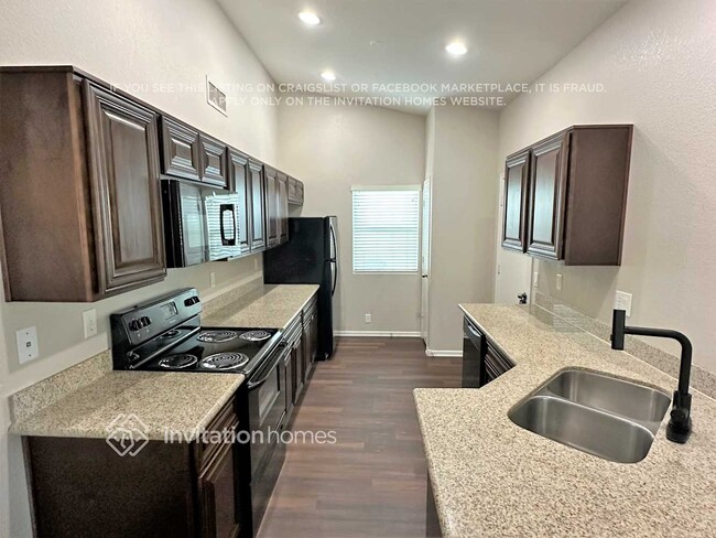 Photo - 8931 W Fullam St