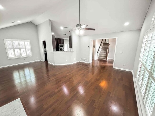Photo - 3029 Vineyard Way