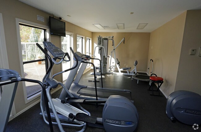 Cheyenne Crest Apartments For Rent in Colorado Springs, CO