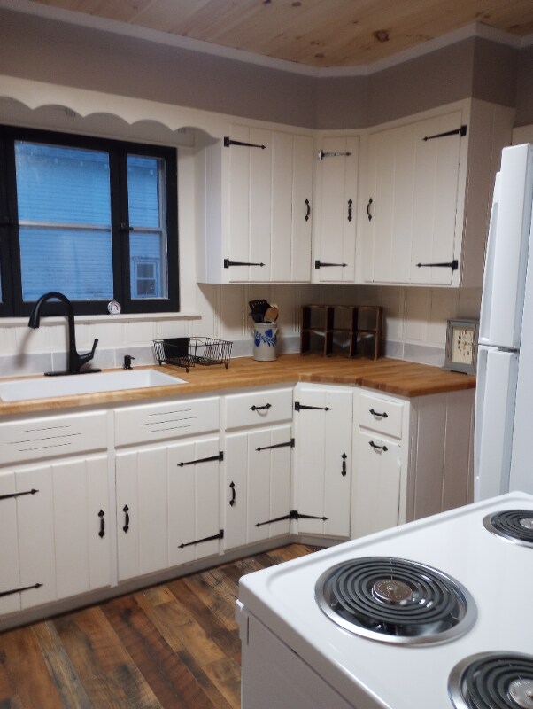 474 Aroostook Ave House House Rental in Millinocket, ME