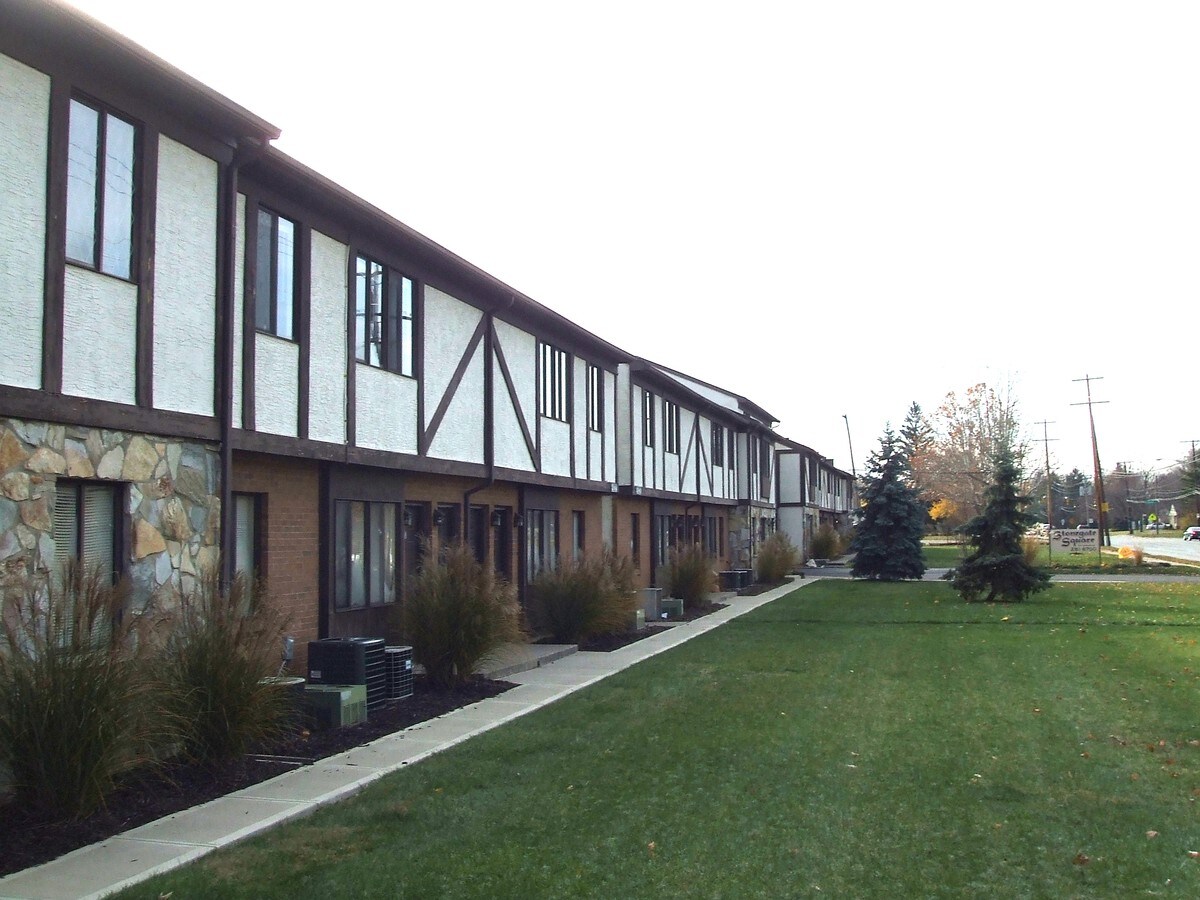 Stonegate Square Apartments - Karl Ferris Apartments