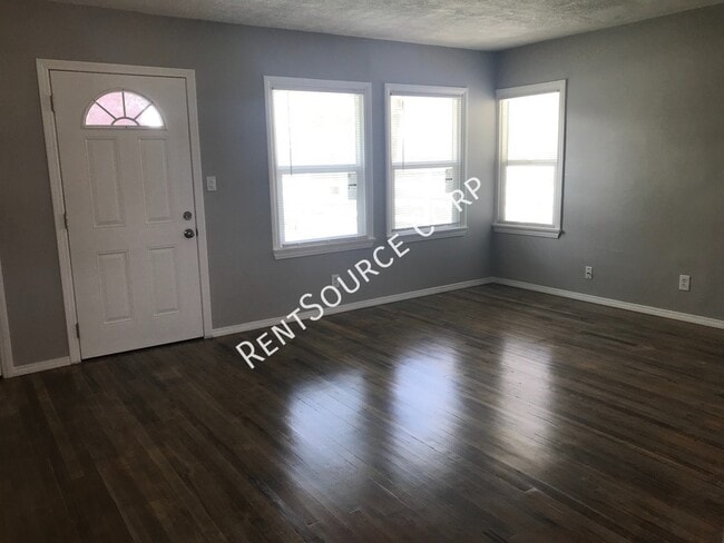 Photo - 44644 20th St W