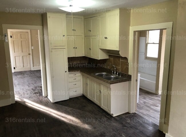 Photo - $1100  - 3 bed 1 bath - Single Family Home