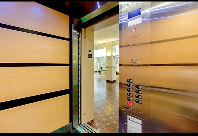 Elevator Lobby - 235 6th St NW Unidad 404