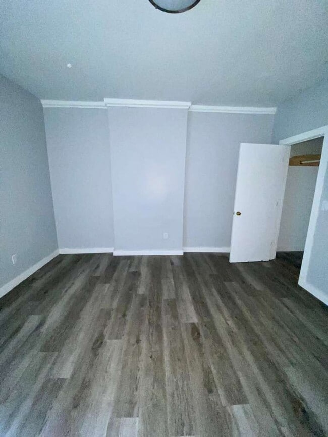 Building Photo - 60 Yonkers Ave Unit C