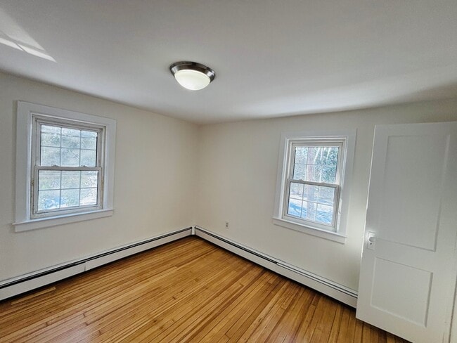 Photo - 154 Hegemans Ln