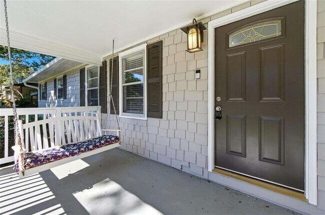 Photo - 1003 Valley Dr