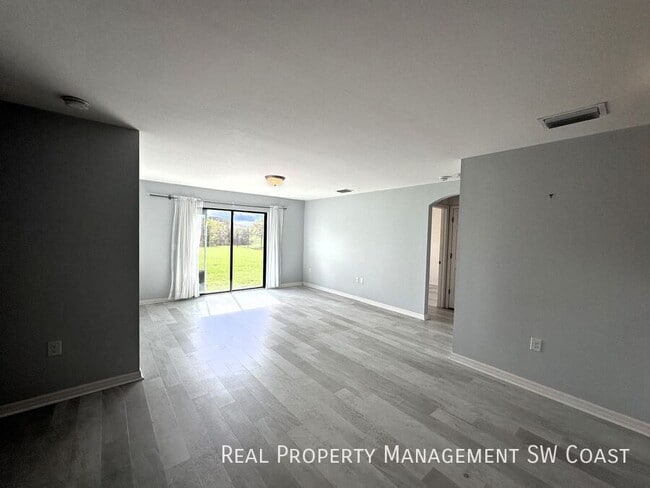 Photo - 438 Shadow Lakes Dr