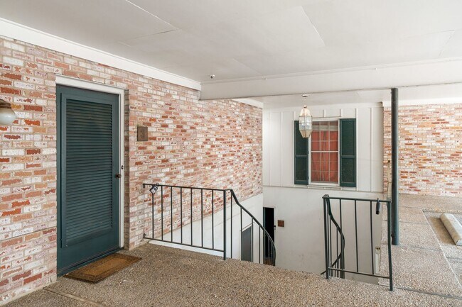 Photo - San Pedro Square - West Campus / Shoal Cre...