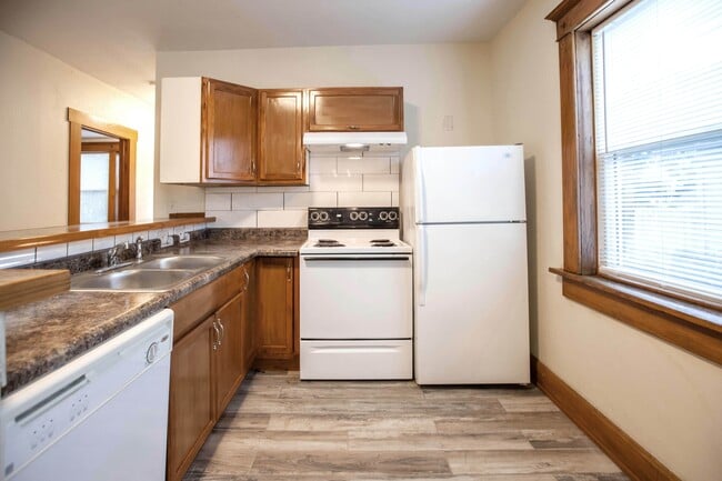 Photo - 724 Laramie St