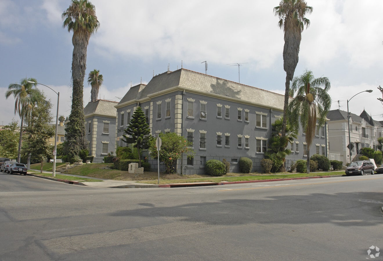 100 N Kenmore Ave. - 100 N Kenmore Ave. Apartments