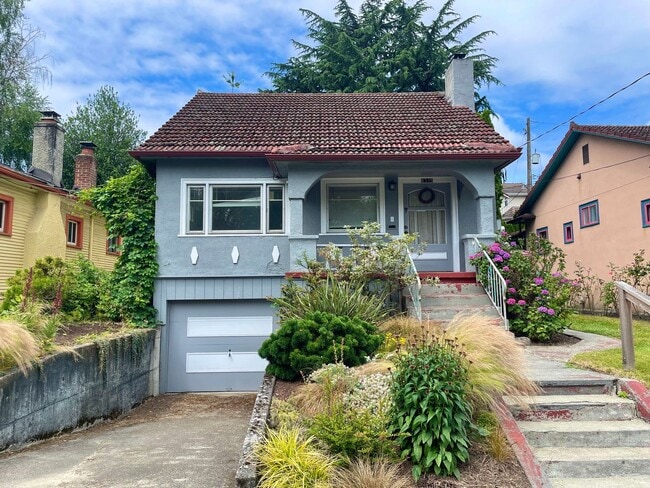 Building Photo - 6335 6th Ave NE