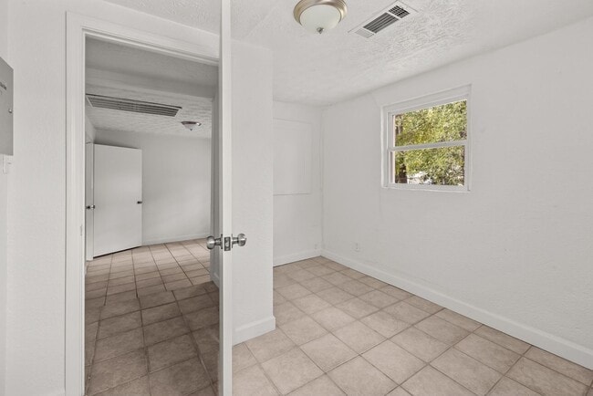 Photo - 253 John Morris Ave