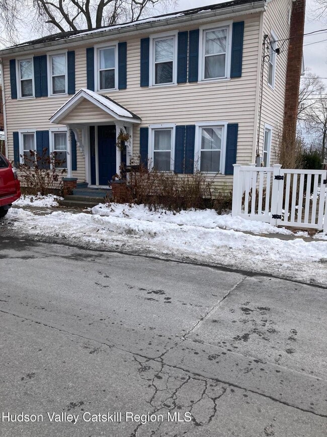 Building Photo - 42 Russell St