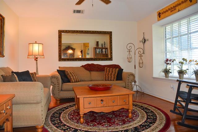 Photo - 2713 N Spring Dr