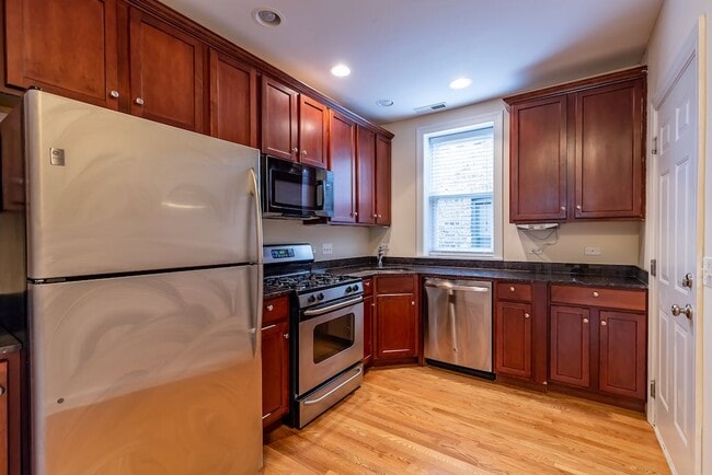 Photo - 3242 N Clifton Ave Unit J09W