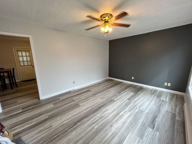 South Walnut - South Walnut Unit 212 S Walnut