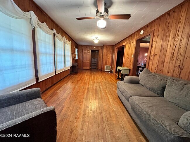 Photo - 115 Fallbrook Ave