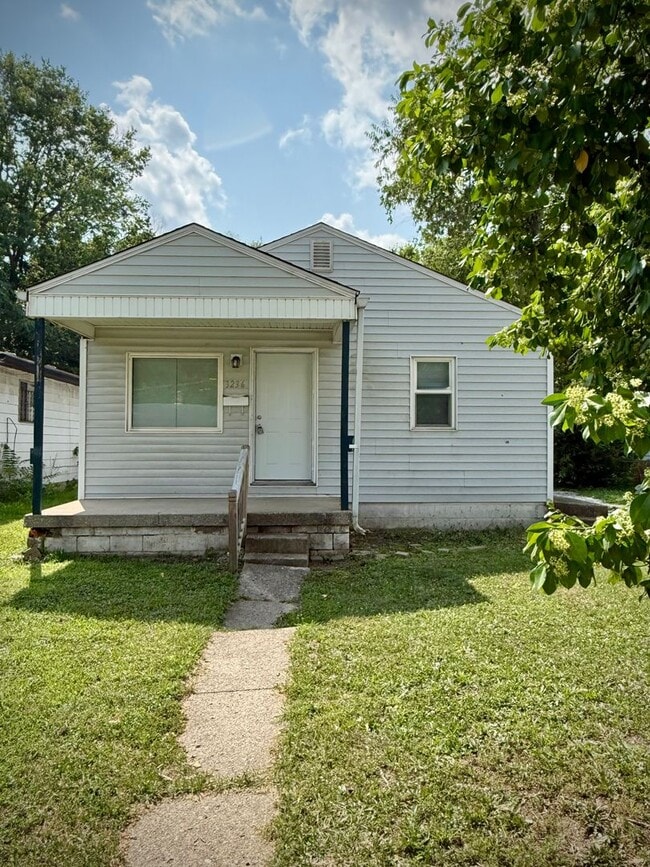 Photo - 3236 Nicholas Ave