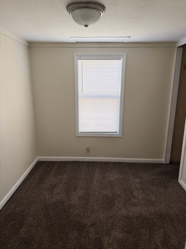 Photo - 210 Theresa Ln