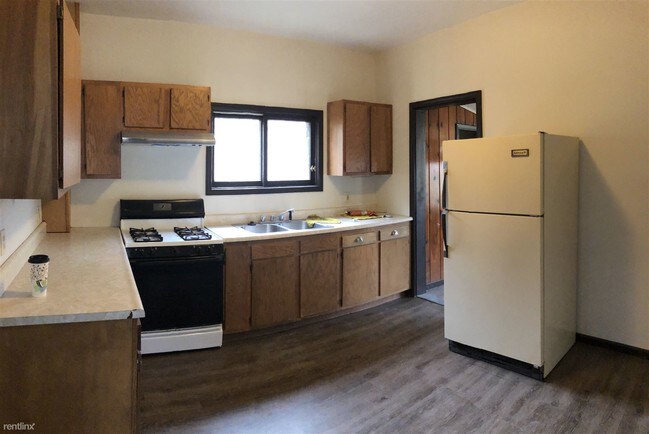 Photo - 3 br, 1 bath House - 264 Straight Ave SW