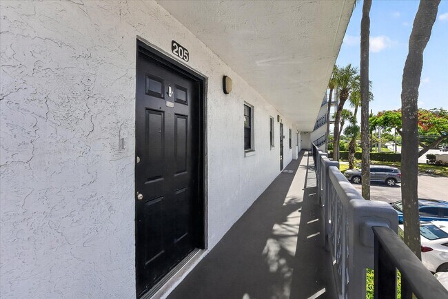 9235 SW 8th St
