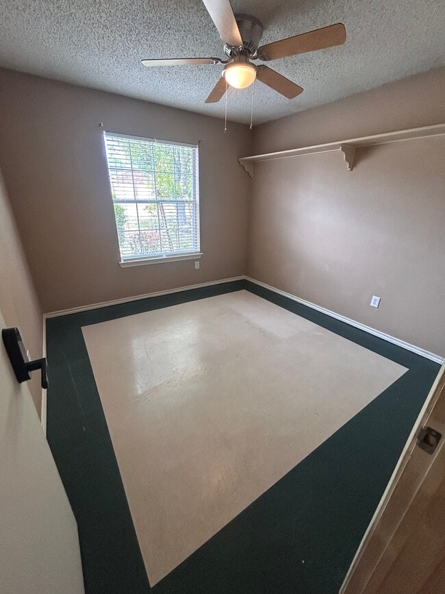 Photo - 1011 Windymeadow Ln