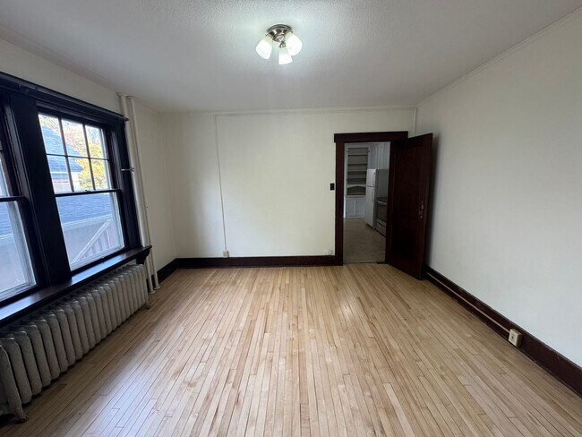 Photo - 616 S Grand Ave Unidad B