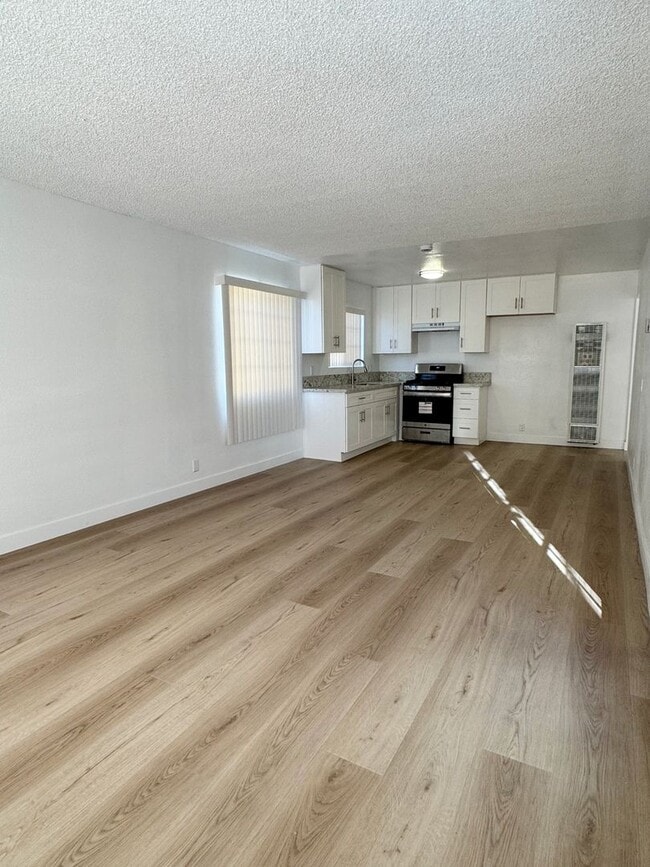 Photo - 1730 Obispo Ave Unidad 1736- 3