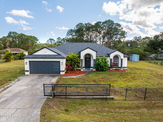 Building Photo - 1126 Ruby St SE