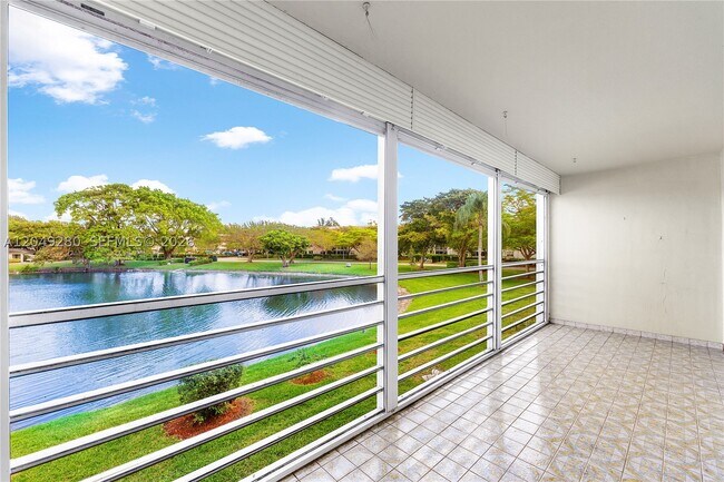 Photo - 4301 Martinique Cir Unit H2