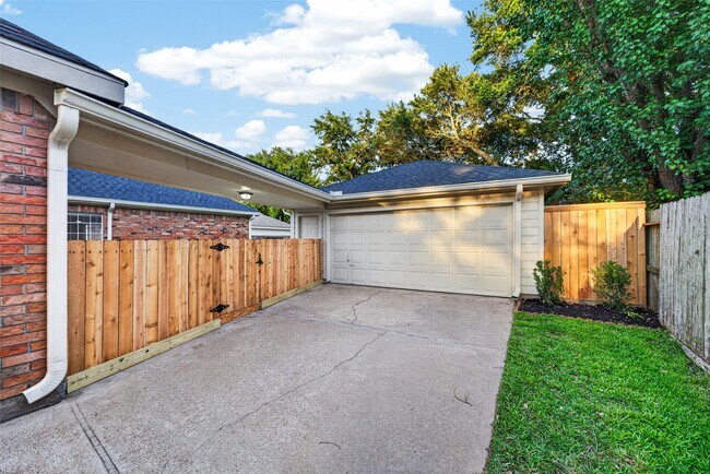 Photo - 2015 Rosalyn Ct