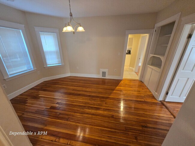 Building Photo - 3923 Washington St Unit 2