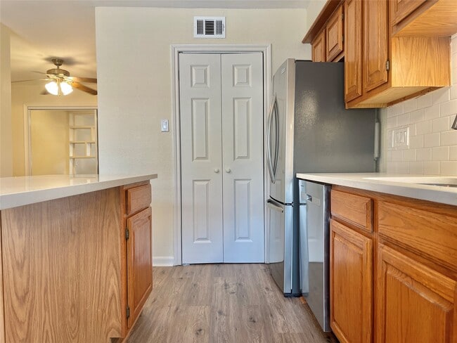 Photo - 1311 Antoine Dr Unidad 191