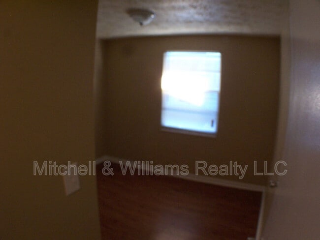 Photo - 2134 Danson St