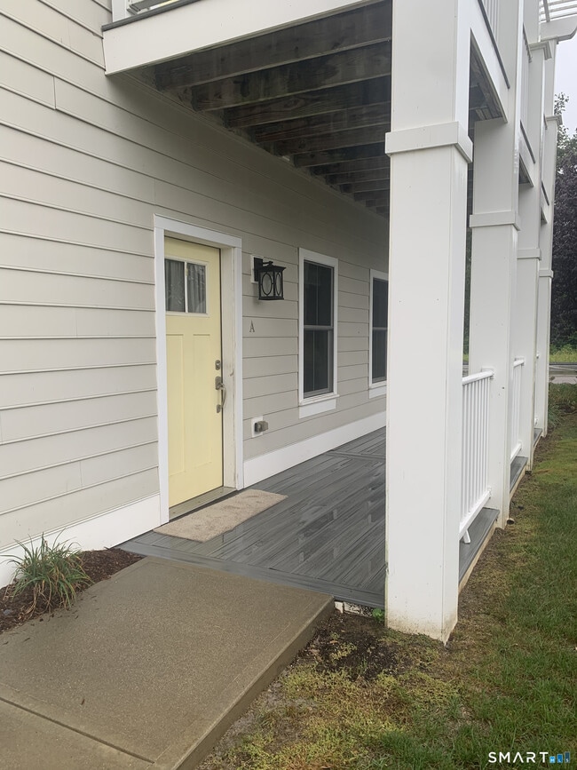 105 Edgewater Cir