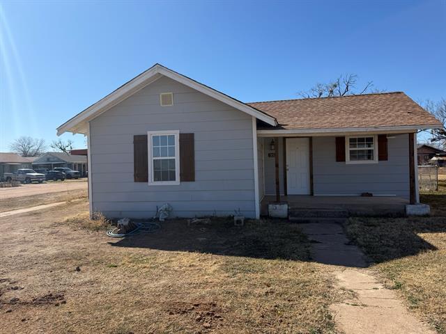 Photo - 352 SW Ave A