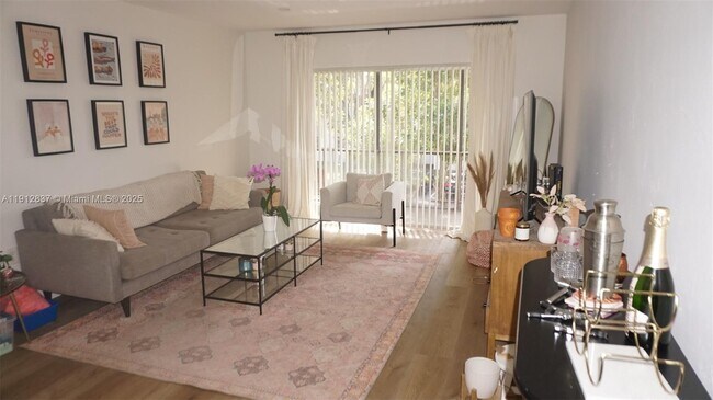 Photo - 7953 SW 104th St Apartamento Unidad 205D