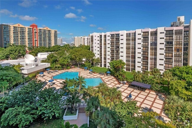Building Photo - 17021 N Bay Rd Unit 1005 Rental