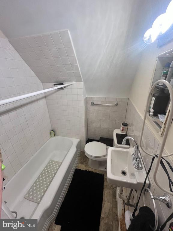 Photo - 541 E High St